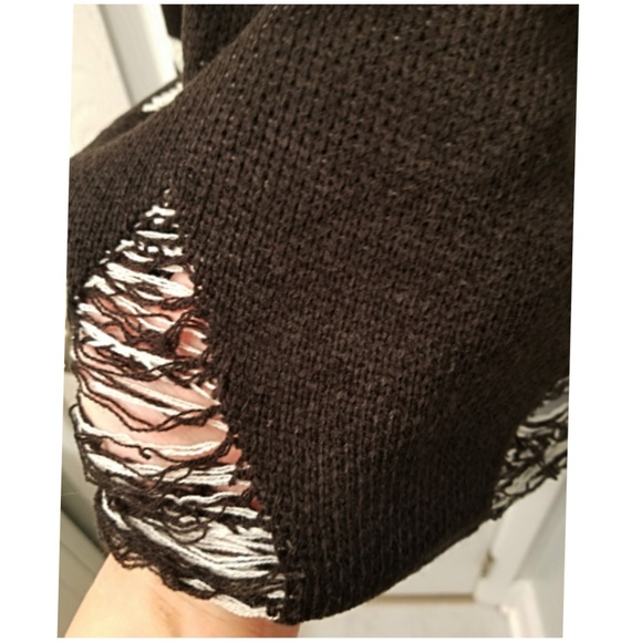 Last medium one..Off shoulder star sweater - Picture 8 of 8